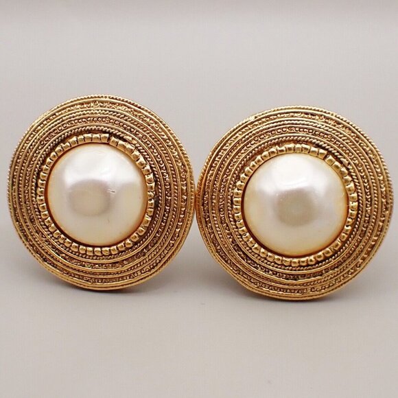 CHANEL Logo Imitation Pearl Round Button Earrings Clip-On GHW Vintage